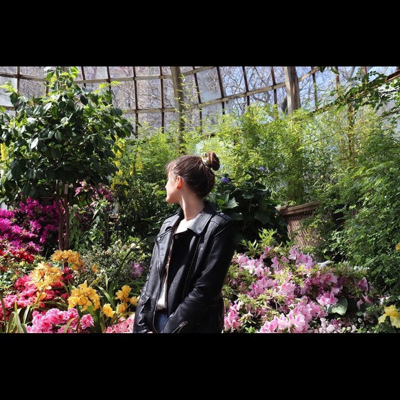 Meet your Posher, Marilyn - Picture 1 of 1